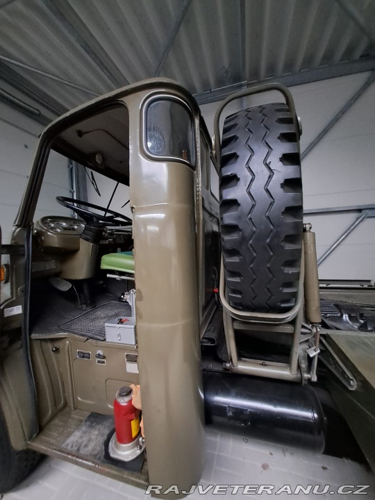Ostatní značky Ostatní modely OrličanN10S+Tatra148 1972