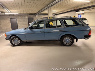 Mercedes-Benz 200 T S123 7míst 1981