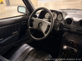 Mercedes-Benz 200 T S123 7míst 1981