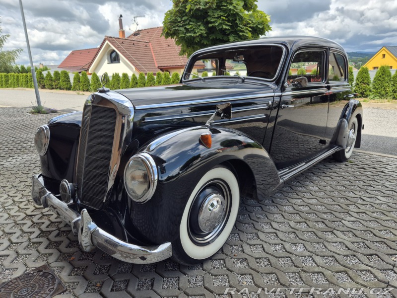 Mercedes-Benz 220 W187