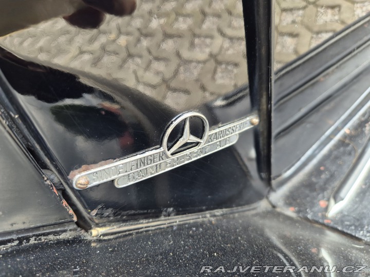 Mercedes-Benz 220 W187 1952