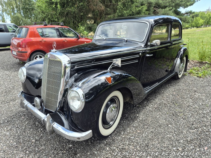 Mercedes-Benz 220 W187 1952