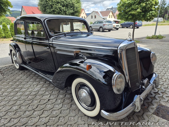 Mercedes-Benz 220 W187 1952