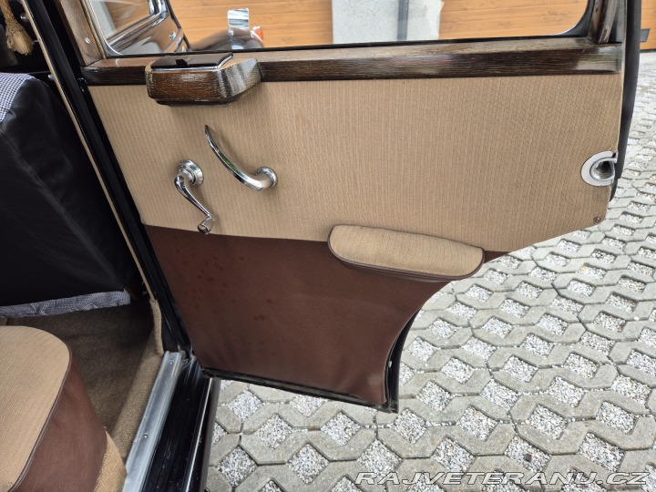 Mercedes-Benz 220 W187 1952