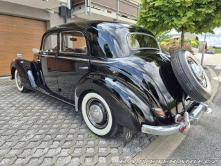 Mercedes-Benz 220 W187 1952