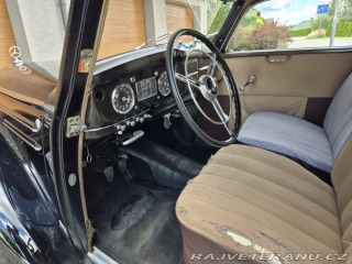 Mercedes-Benz 220 W187 1952