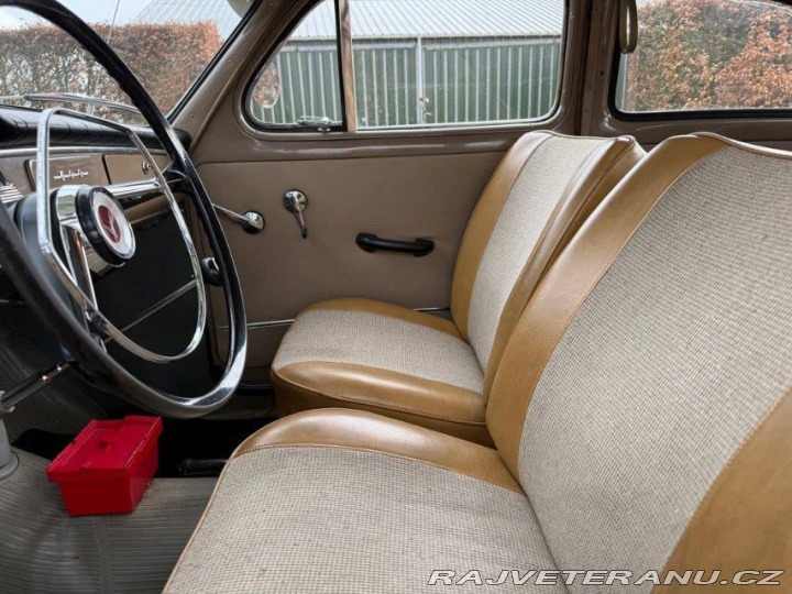 Volvo 544 PV544 s kempingovým vozíkem 1963
