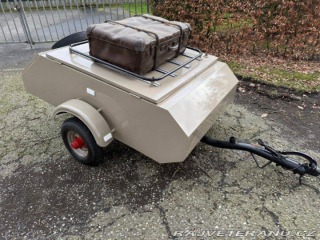 Volvo 544 PV544 s kempingovým vozíkem 1963