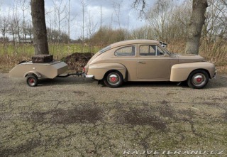 Volvo 544 PV544 s kempingovým vozíkem 1963
