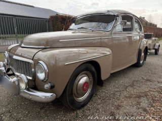 Volvo 544 PV544 s kempingovým vozíkem 1963