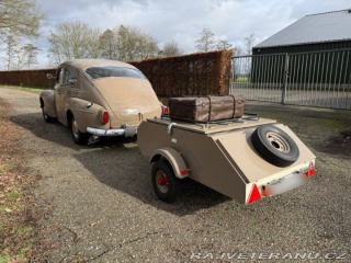 Volvo 544 PV544 s kempingovým vozíkem 1963