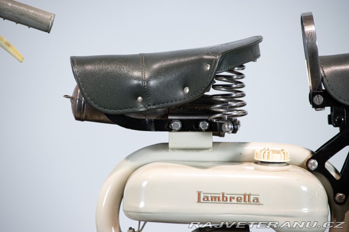 Ostatní značky Ostatní modely Innocenti LAMBRETTA 150 D 1956