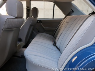Mercedes-Benz 200 w124 200d 1989