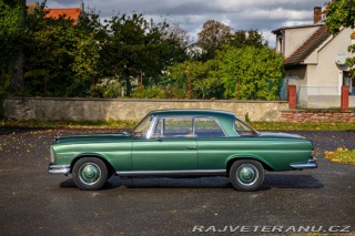Mercedes-Benz 250 Benz w111 250 SE 1967