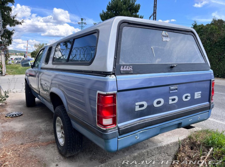 Dodge Ostatní modely Dakota 4.0l benzin V6 1988