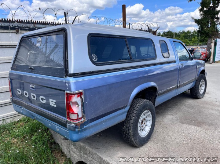 Dodge Ostatní modely Dakota 4.0l benzin V6 1988