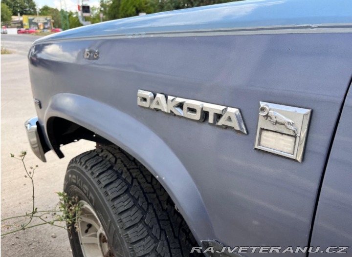 Dodge Ostatní modely Dakota 4.0l benzin V6 1988