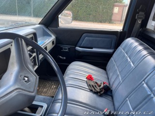 Dodge Ostatní modely Dakota 4.0l benzin V6 1988