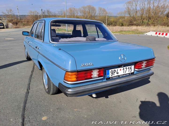 Mercedes-Benz 200 123 1982