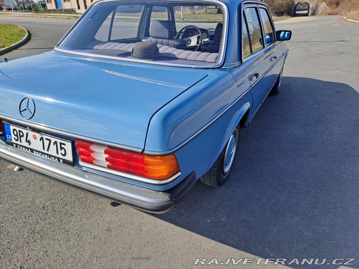 Mercedes-Benz 200 123 1982