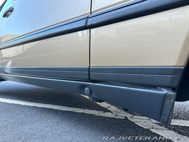 Mercedes-Benz 230 124 230E 97kw 1986