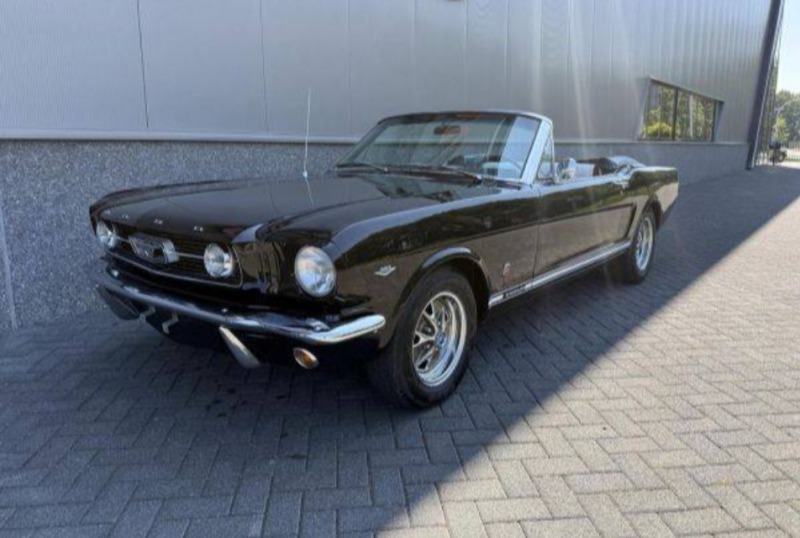 Ford Mustang Convertible