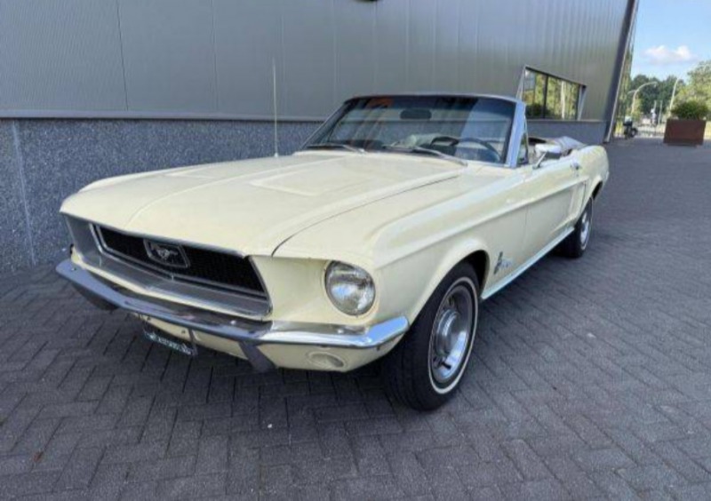 Ford Mustang Convertible