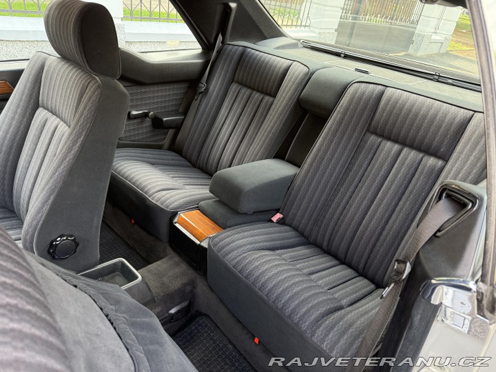 Mercedes-Benz 230 w124 1990