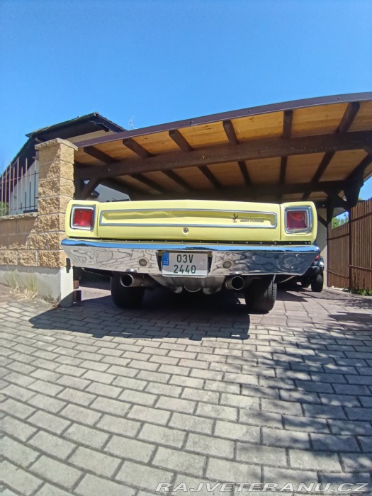 Plymouth Road Runner SIX PACK 440