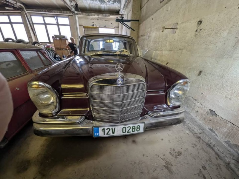 Mercedes-Benz 230 S