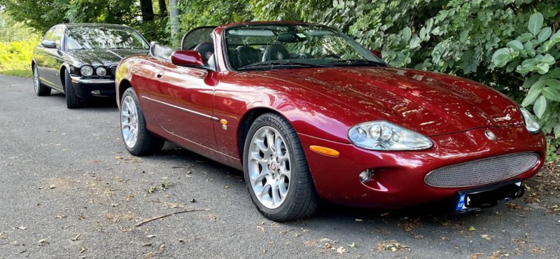 Jaguar XKR 