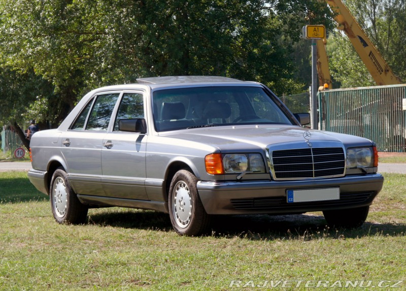 Mercedes-Benz 560 W  126