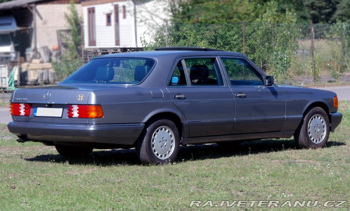 Mercedes-Benz 560 W  126 1989