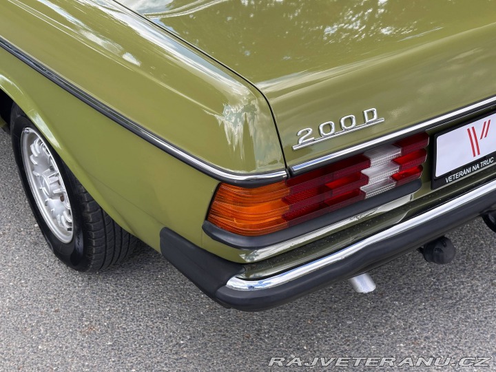 Mercedes-Benz 200 200D 123D 1980