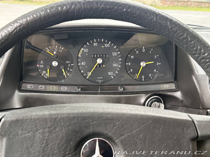 Mercedes-Benz 200 200D 123D 1980