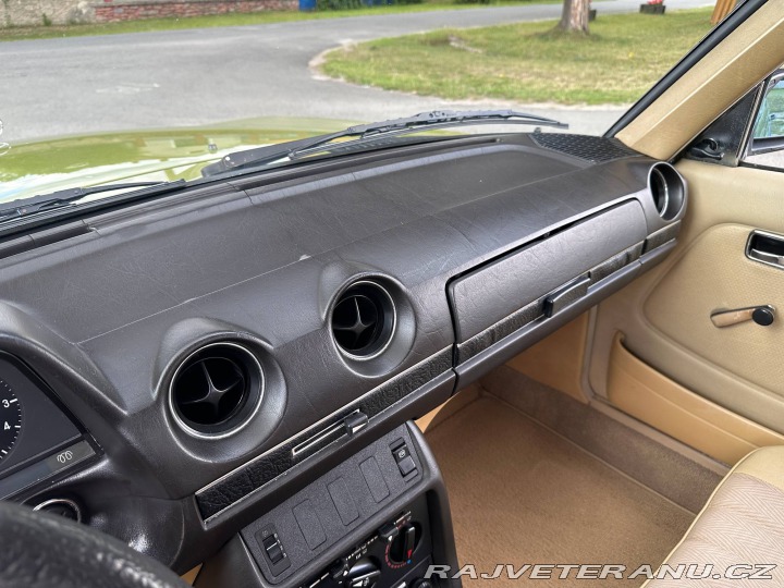 Mercedes-Benz 200 200D 123D 1980