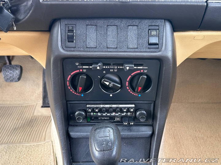 Mercedes-Benz 200 200D 123D 1980