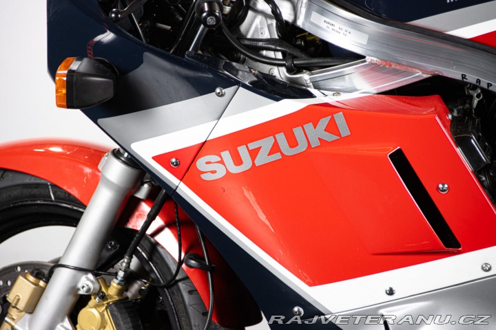 Suzuki GSX GSXR 1100 1986