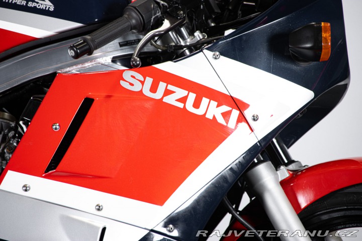 Suzuki GSX GSXR 1100 1986