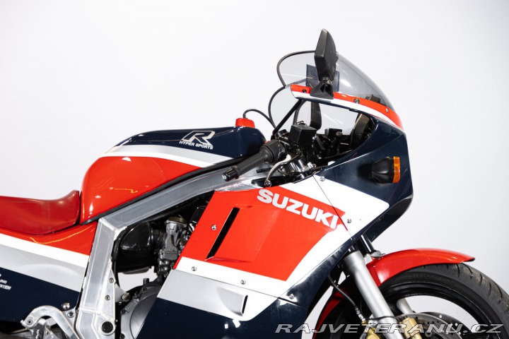 Suzuki GSX GSXR 1100 1986