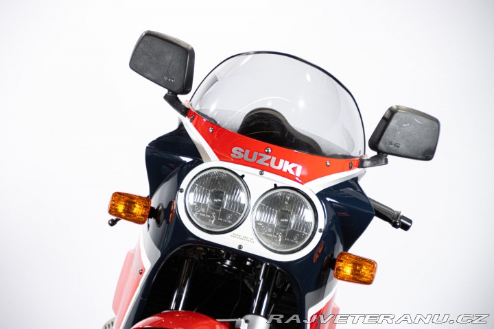 Suzuki GSX GSXR 1100 1986