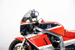 Suzuki GSX GSXR 1100 1986