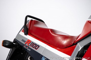 Suzuki GSX GSXR 1100 1986