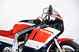 Suzuki GSX GSXR 1100 1986