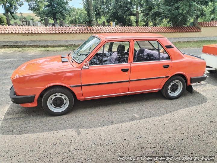 Škoda 105 105 GL 1982