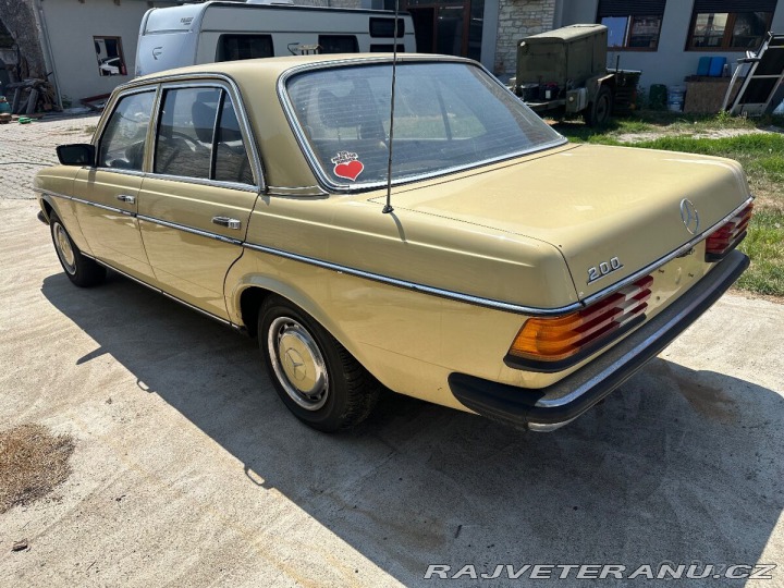 Mercedes-Benz 200 W123 1978
