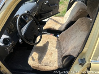 Mercedes-Benz 200 W123 1978