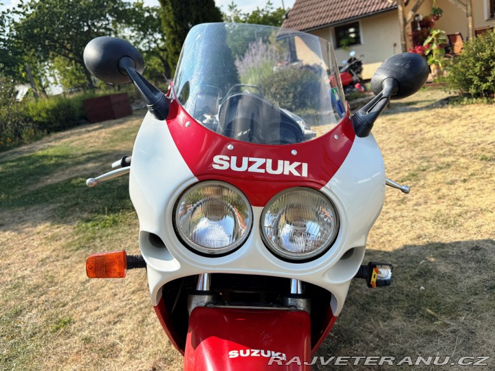 Suzuki GSX GSXR 750 1988