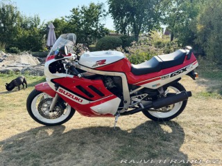 Suzuki GSX GSXR 750 1988