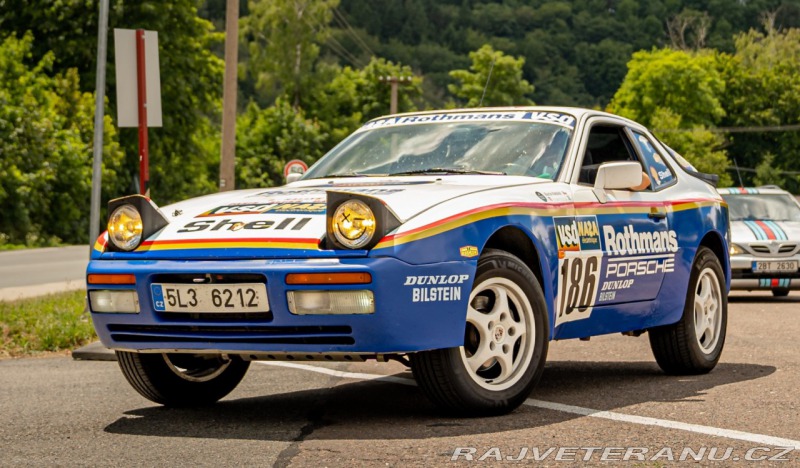 Porsche 944 S2 Dakar expedičníspeciál